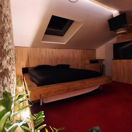 Hostel Les Cordees Liees Алби Екстериор снимка