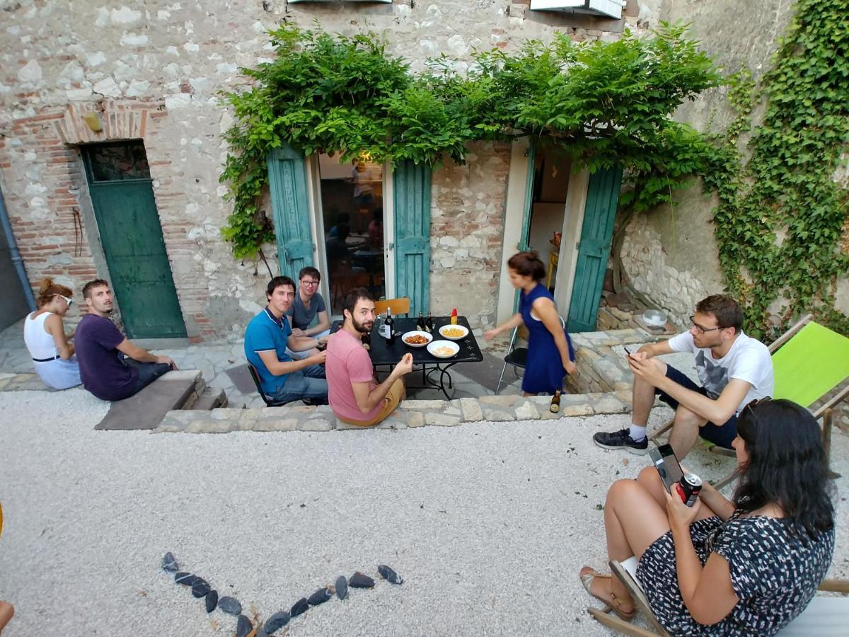 Hostel Les Cordees Liees Алби Екстериор снимка
