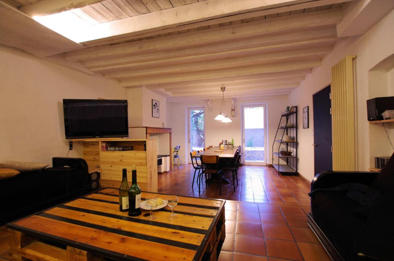 Hostel Les Cordees Liees Алби Екстериор снимка