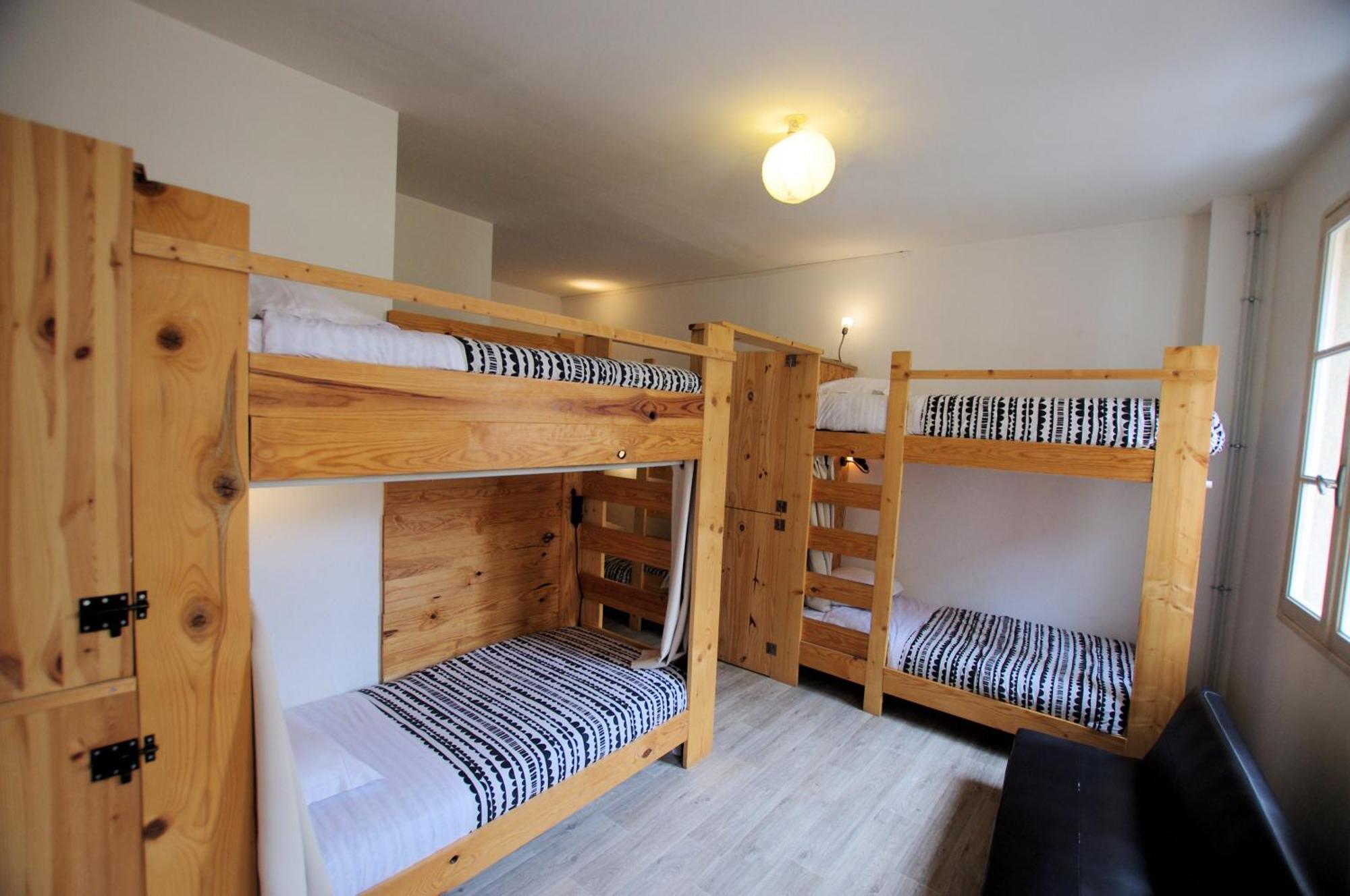 Hostel Les Cordees Liees Алби Екстериор снимка