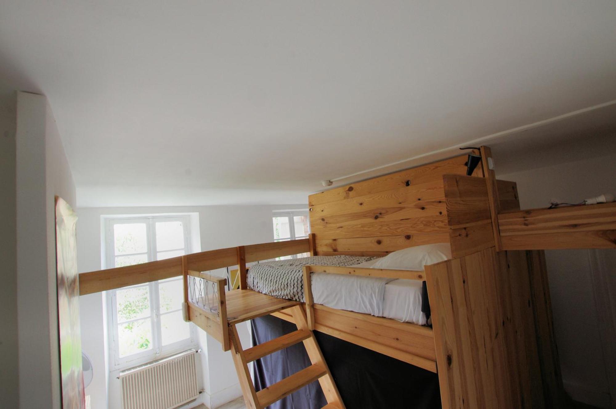 Hostel Les Cordees Liees Алби Екстериор снимка