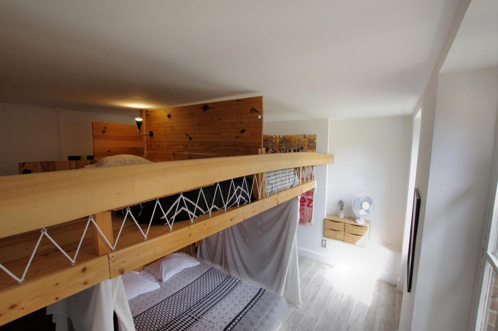 Hostel Les Cordees Liees Алби Екстериор снимка
