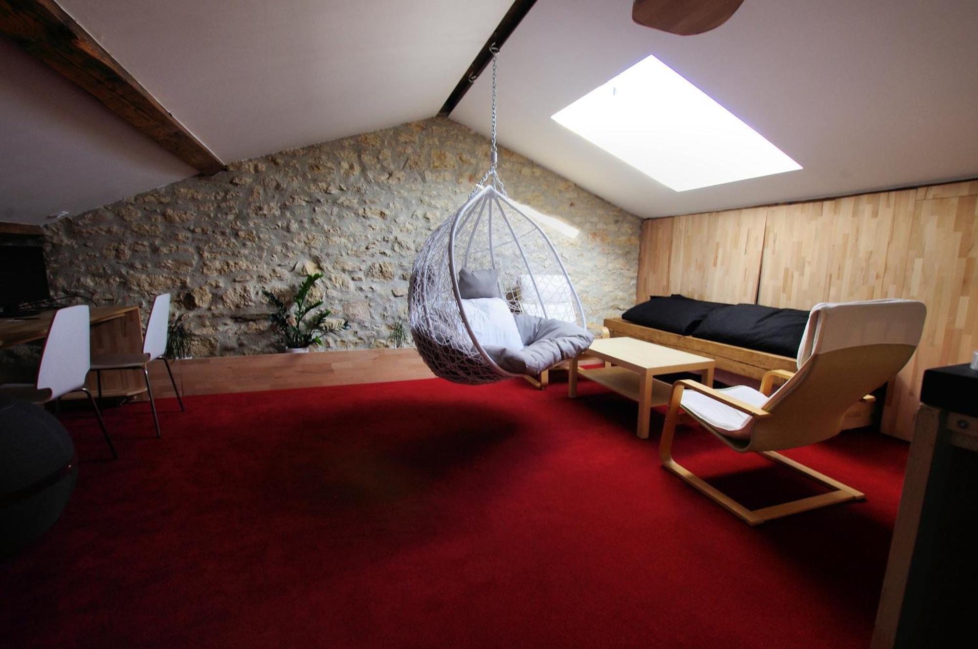 Hostel Les Cordees Liees Алби Екстериор снимка