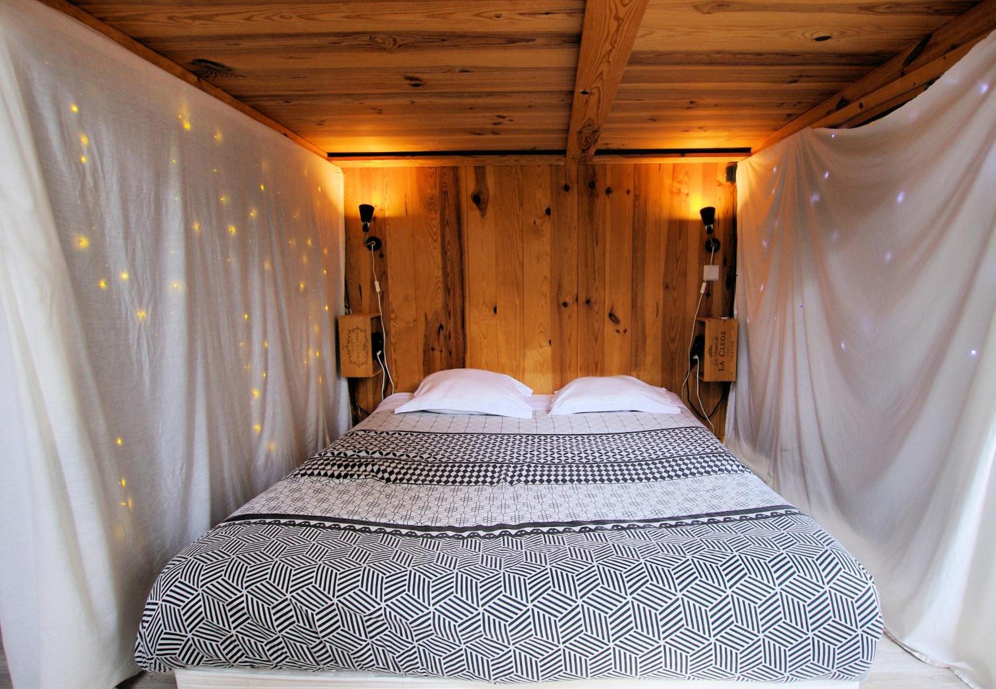 Hostel Les Cordees Liees Алби Екстериор снимка