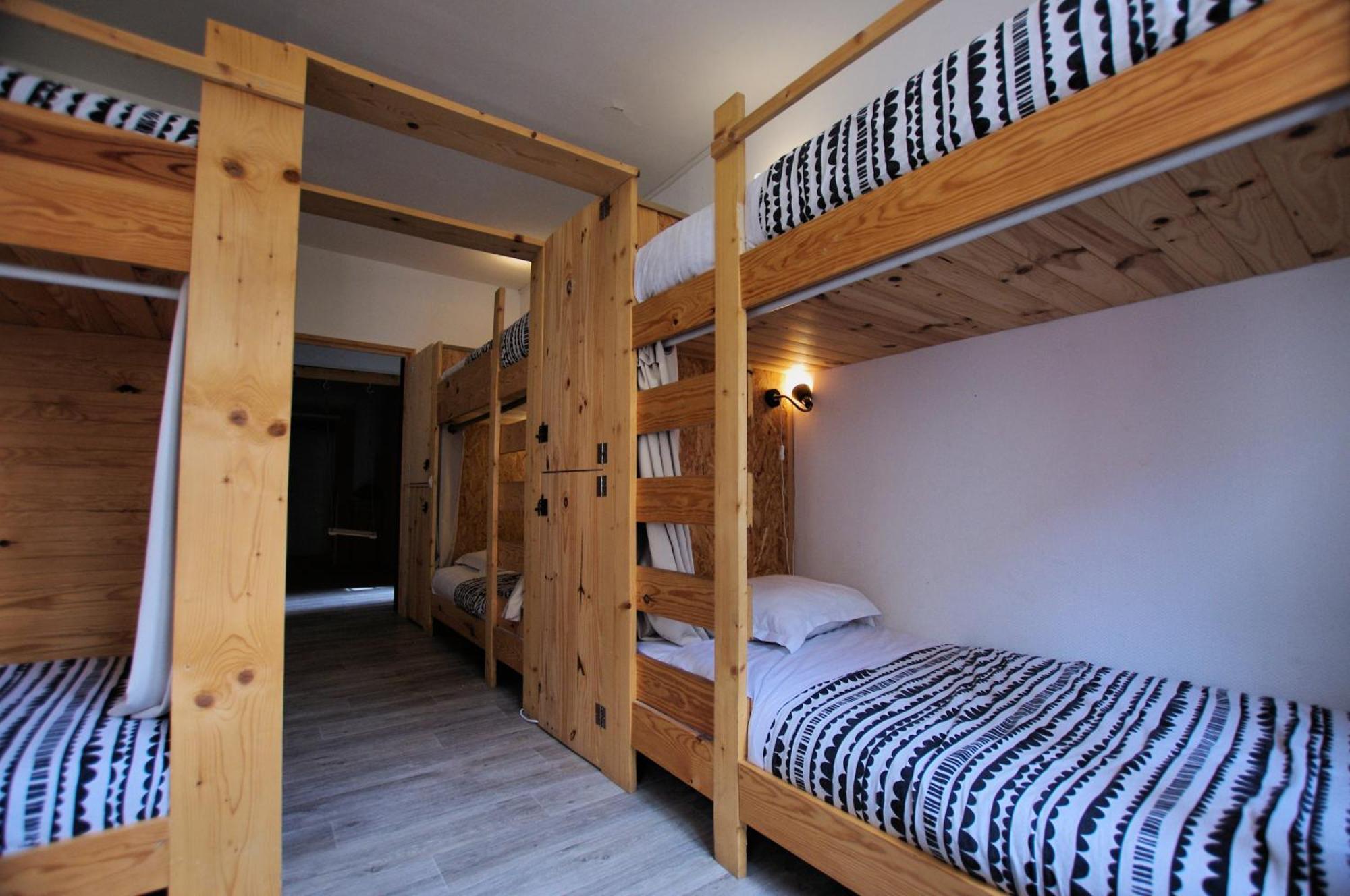 Hostel Les Cordees Liees Алби Екстериор снимка