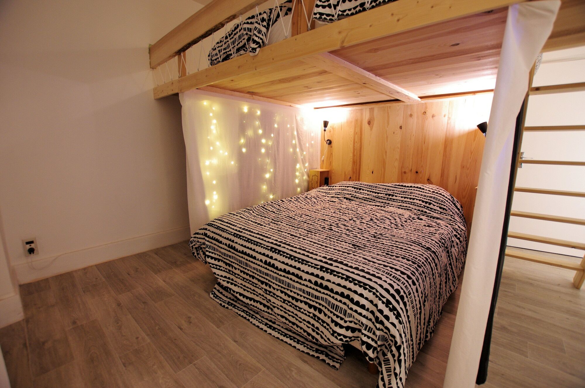 Hostel Les Cordees Liees Алби Екстериор снимка